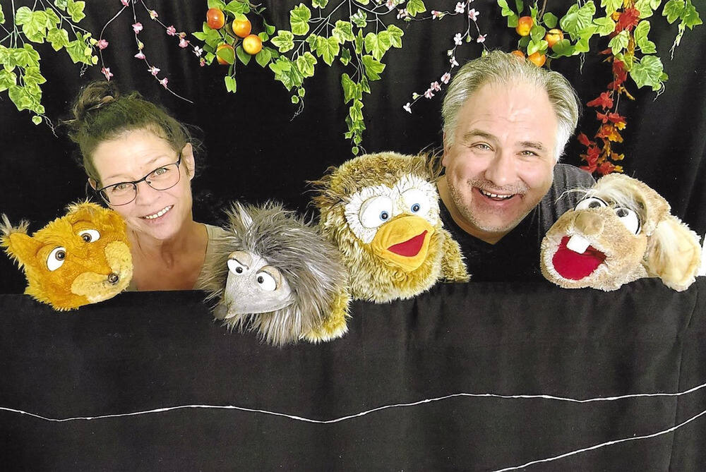 Gerhard und Sissy mit Handpuppen